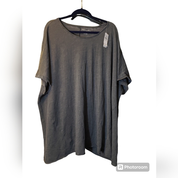 American Eagle BNWT Distressed Open Back Short Sleeve tee - Picture 1 of 6